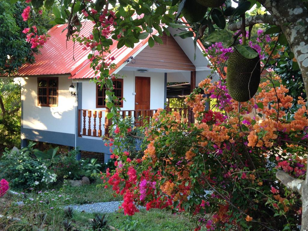 Areeya Resort Watthana Nakhon Екстер'єр фото