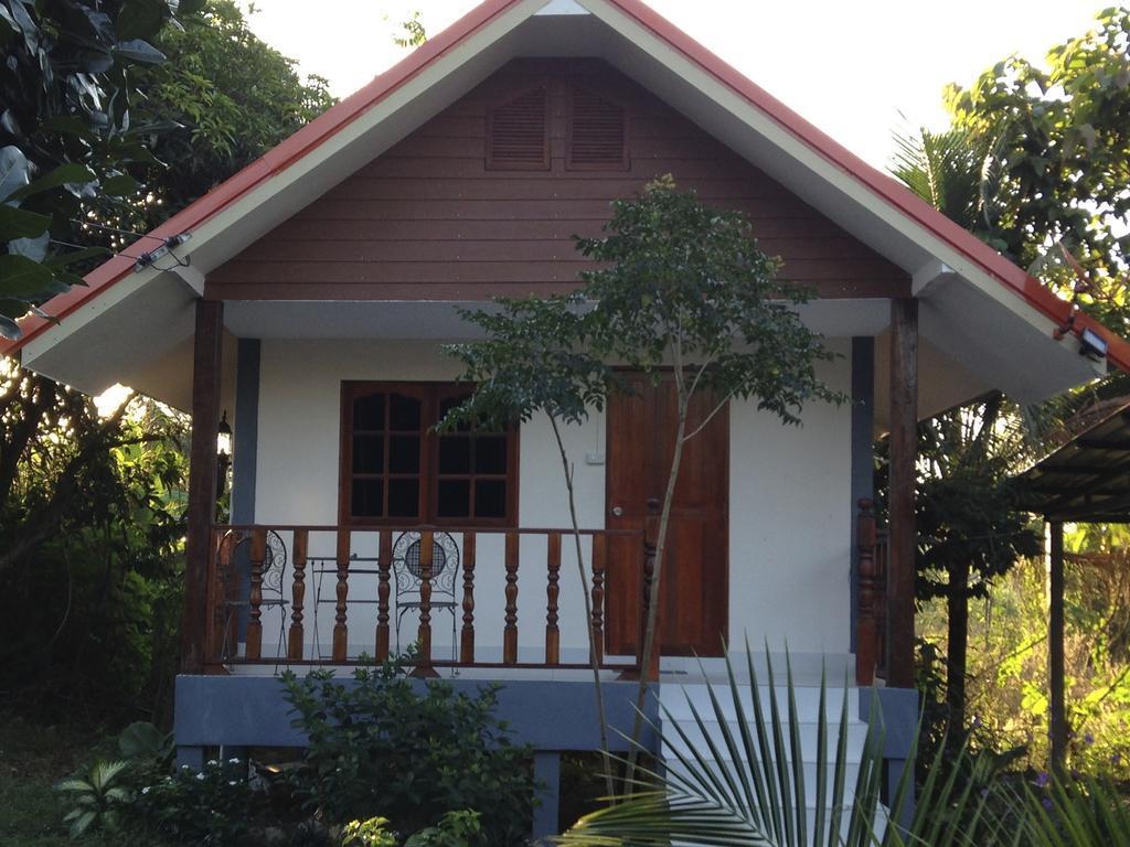 Areeya Resort Watthana Nakhon Екстер'єр фото
