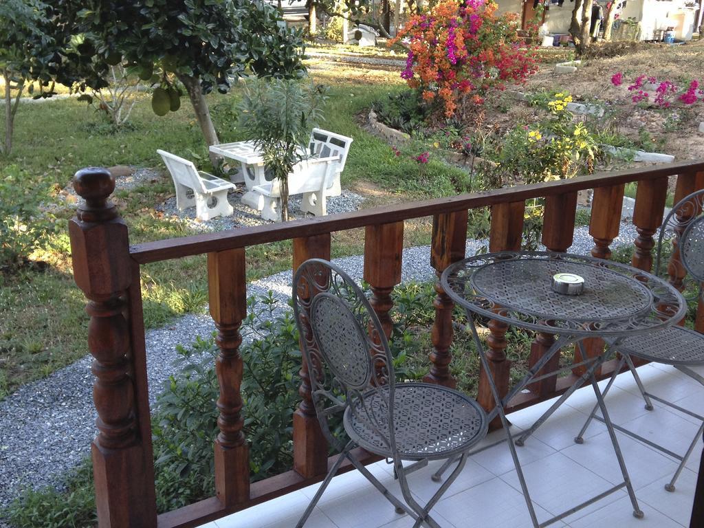 Areeya Resort Watthana Nakhon Екстер'єр фото