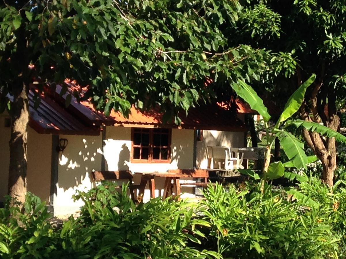 Areeya Resort Watthana Nakhon Екстер'єр фото