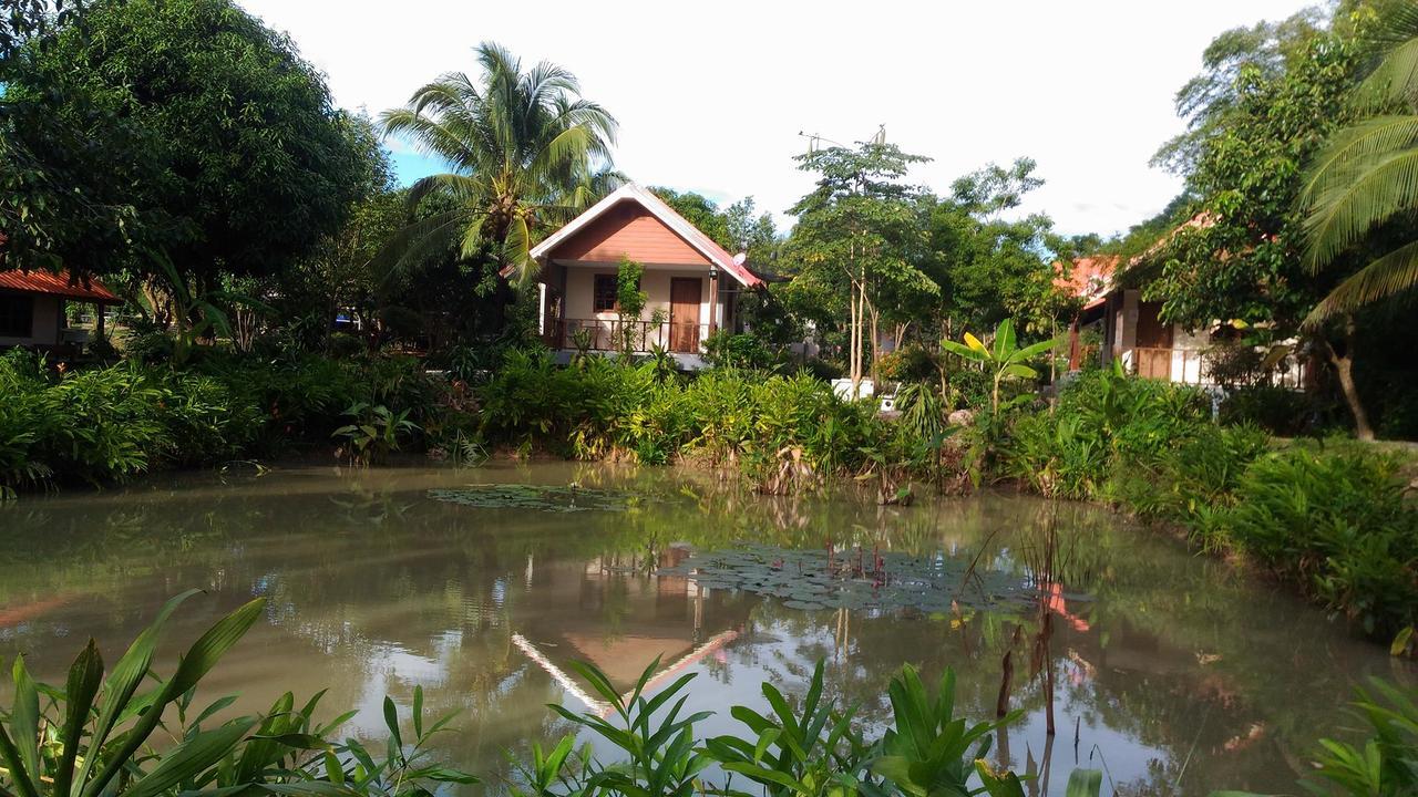 Areeya Resort Watthana Nakhon Екстер'єр фото