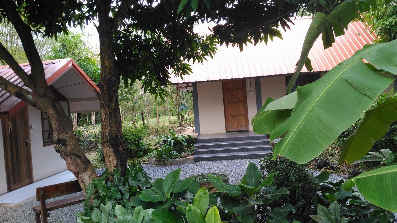 Areeya Resort Watthana Nakhon Екстер'єр фото